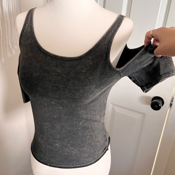 Urban Outfitters Ecote Cold Shoulder top, Size S - Picture 5 of 5